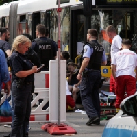 Kind geriet nach Unfall in der Soldiner Straße unter den BVG-Bus und überlebte